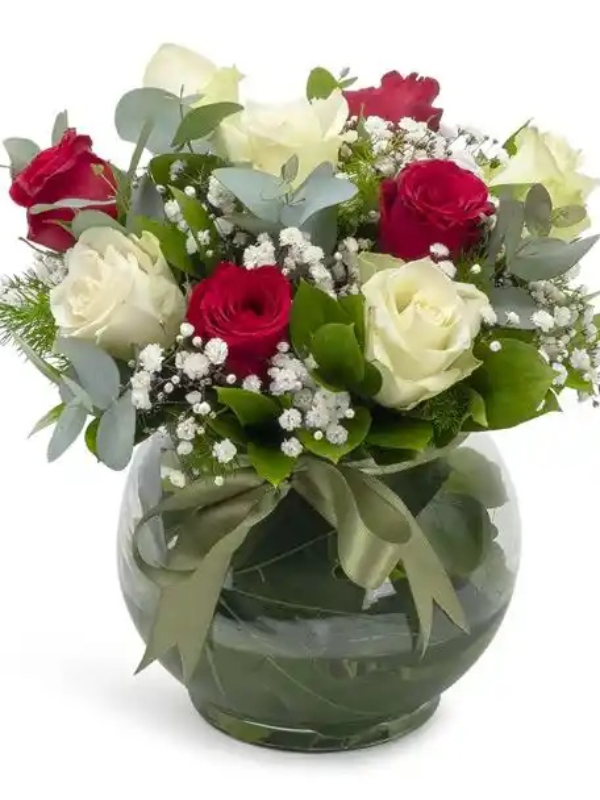  Erzincan Çiçek Siparişi - Akvaryum Vazoda 4 Kırmızı 5 Beyaz Gül