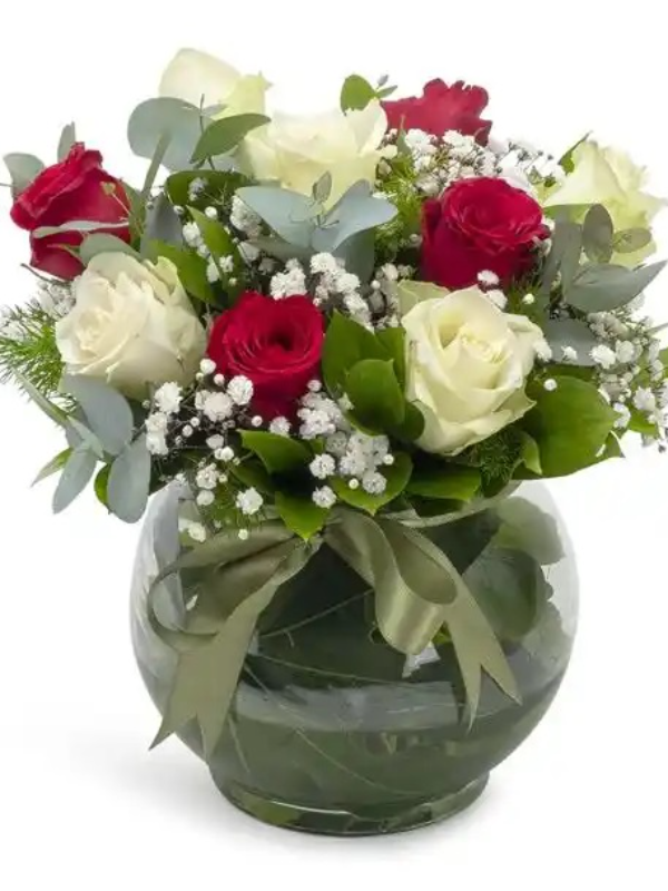  Erzincan Çiçek Siparişi - Akvaryum Vazoda 4 Kırmızı 5 Beyaz Gül