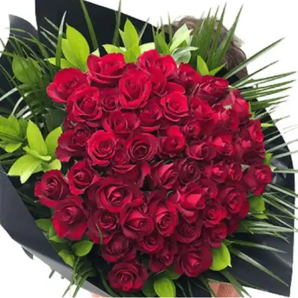  Erzincan Çiçekçiler - Premium 50 Kırmızı Gül Buketi 